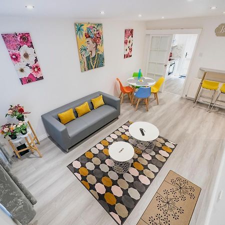Pass The Keys - Bright & Airy 2Br 2Bath Apt In Perfect Location Belfast Dış mekan fotoğraf