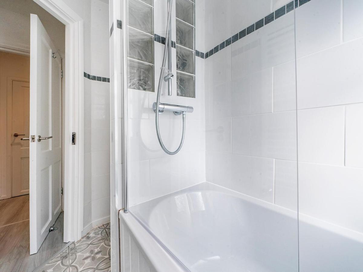 Pass The Keys - Bright & Airy 2Br 2Bath Apt In Perfect Location Belfast Dış mekan fotoğraf